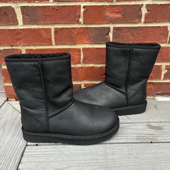 UGG Classic Short Leather Boot - Picture 8 of 8